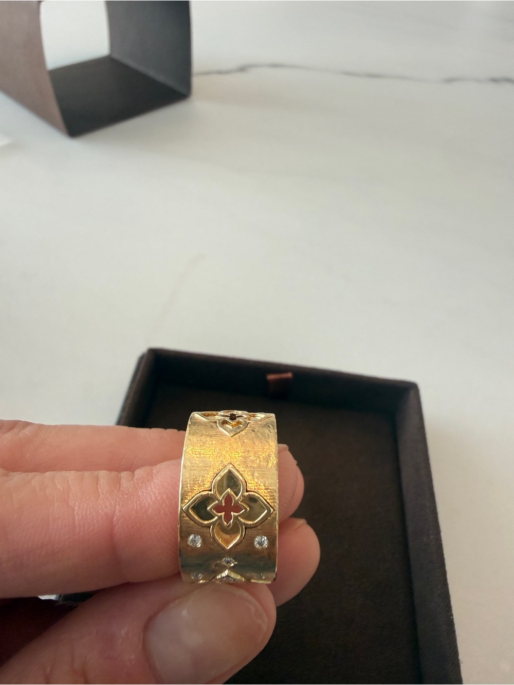 Roberto Coin Venetian Princess 18k gold ring. Size 6.5 - Picture 9 of 16